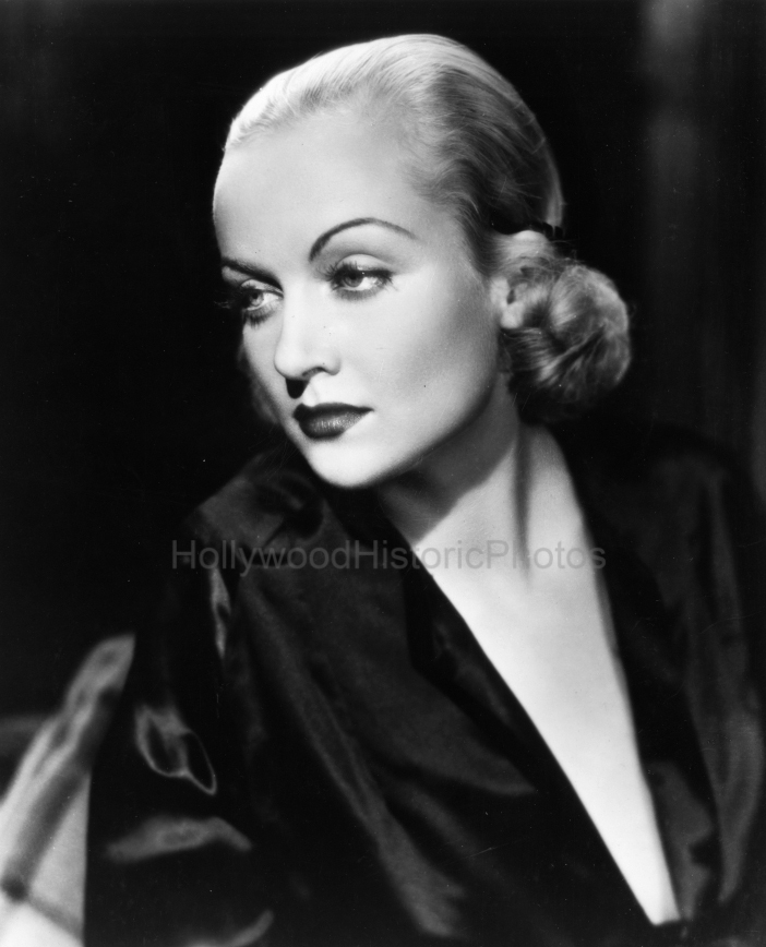 Carole Lombard 1932 wm.jpg